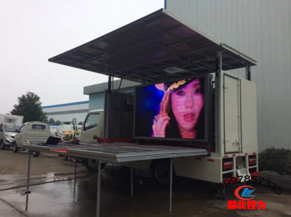 東風(fēng)小多利卡舞臺(tái)車（單面展舞臺(tái)面積24平方）