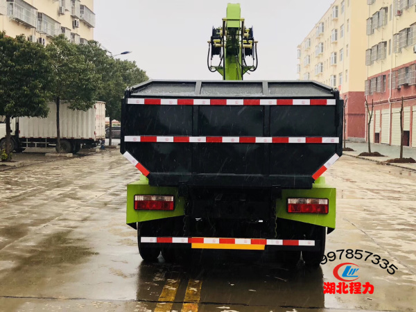國(guó)六東風(fēng)小多利卡清淤車