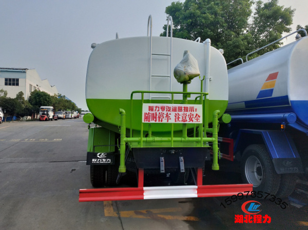 國六東風(fēng)D9多利卡灑水車