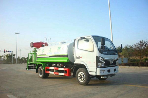 東風(fēng)小福瑞卡噴藥車（5方）