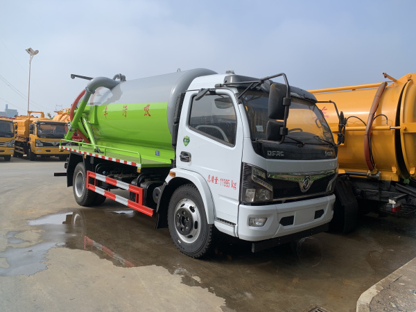 東風(fēng)大多利卡吸污車（8-9方）