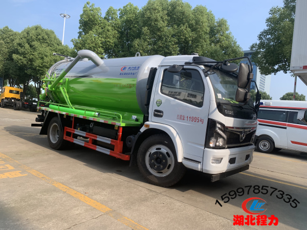 國六東風(fēng)大多利卡吸污車（8-9方）