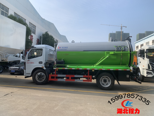 國六東風(fēng)大多利卡吸污車（8-9方）