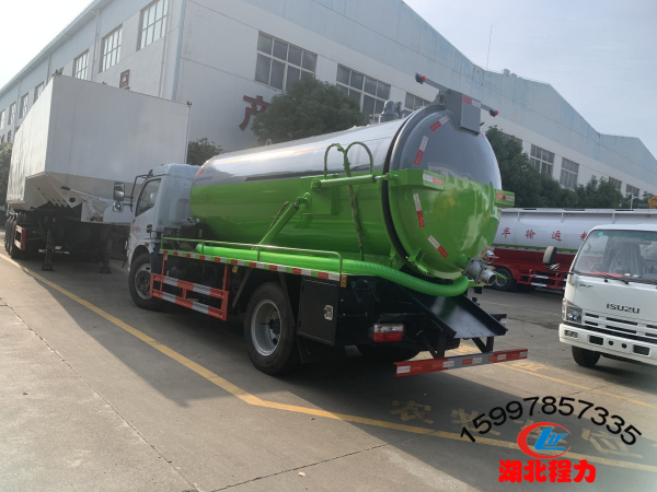 國六東風(fēng)大多利卡吸污車（8-9方）