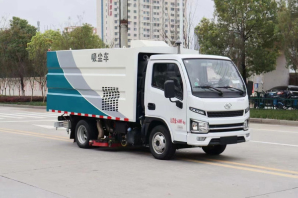 躍進(jìn)小型吸塵車(3方)