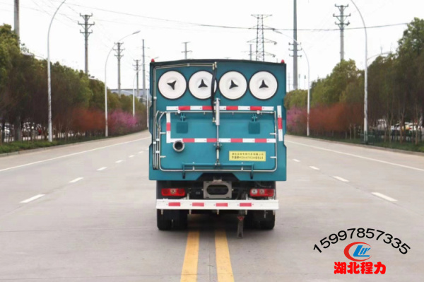 國六躍進(jìn)小型吸塵車(3方)